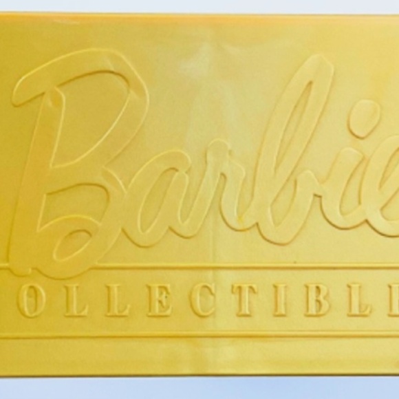 Brand New In Box - Snow White Barbie - 1998 Collector Edition - Vintage - Picture 3 of 3